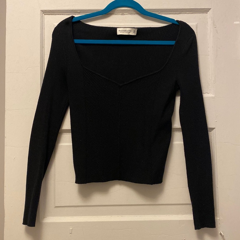 Abercrombie sweetheart neckline sweater